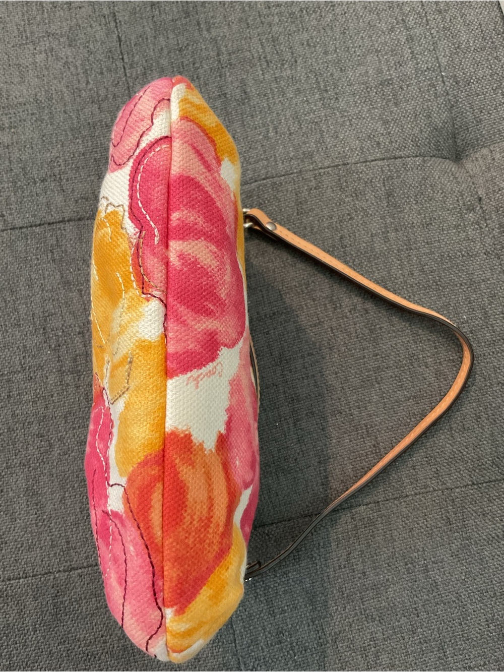 COACH Ashley Vintage Pleated Floral Canvas Wristlet Tan Leather Trim - EUC - Picture 6 of 11